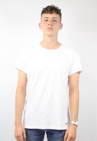 VINTAGE LEVI'S T-SHIRT