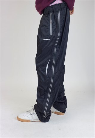 zip off tracksuit bottoms