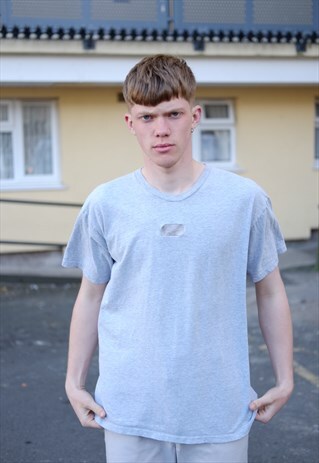 VINTAGE NIKE T SHIRT