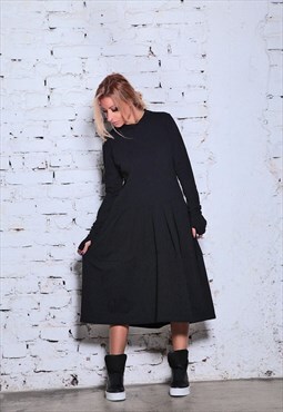 Flared classic midi dress with long sleeves 