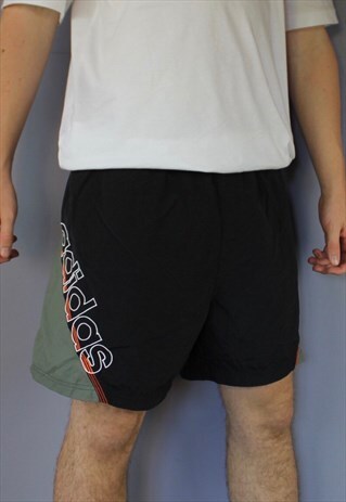 VINTAGE ADIDAS SHORTS IN BLACK WITH POCKETS, EMBROIDERED LOG