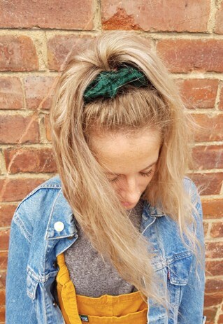 BOTTLE GREEN LUXE VELVET SCRUNCHIE