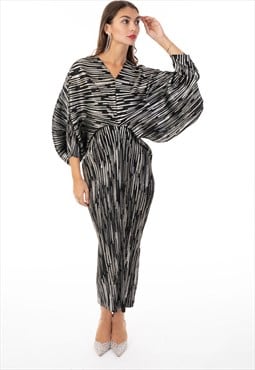 Metallic Print Pleated Dress in Kimono sleeves in Sliver