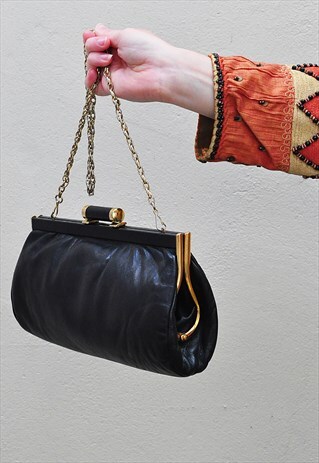 VINTAGE BLACK LEATHER CLUTCH / SHOULDER GOLD CHAIN BAG