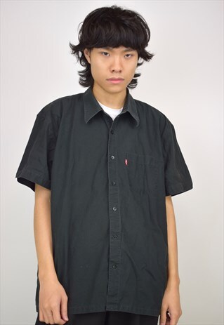 VINTAGE 90S LEVIS CLASSIC SHORT SLEEVE SHIRT