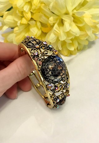 GOLD COLOURED DIAMONTE BANGLE