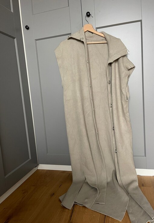 garment image