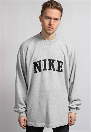 VINTAGE NIKE SWEATSHIRT