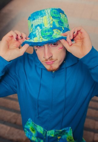 HANDMADE REVERSIBLE GRAPHIC PRINT AND FAUX FUR BUCKET HAT
