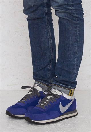 VINTAGE BLUE NIKE AIR TRAINERS