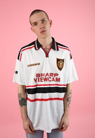VINTAGE MANCHESTER UNITED FOOTBALL SHIRT