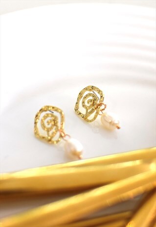 "MARGO" GOLD BOHEMIAN CLASSIC ELEGANT WOMAN EARRINGS