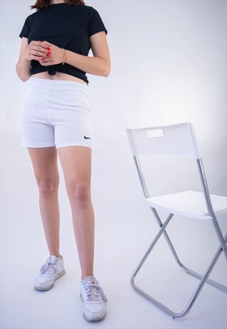 VINTAGE NIKE SWOOSH SHORTS FOR WOMAN