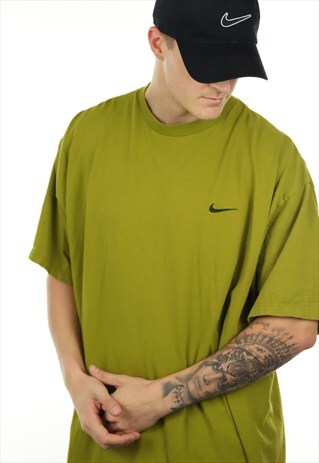 VINTAGE NIKE T SHIRT GREEN