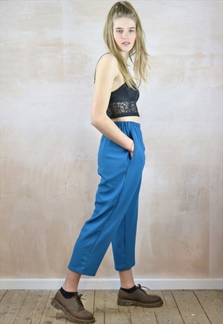 BLUE TEXTURED CROP PEG TROUSERS