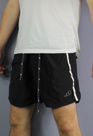 VINTAGE ADIDAS SHORTS IN BLACK WITH POCKETS, PRINTED LOGO AN