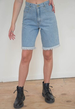 VINTAGE 90S DENIM SHORTS BERMUDA IN LIGHT BLUE WASH