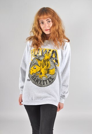 VINTAGE GREY IOWA HAWK EYES GRAPHIC PRINT SWEATSHIRT