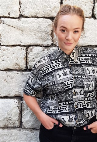 VINTAGE BLACK WHITE PATTERNED SHORT SLEEVED FESTIVAL SHIRT