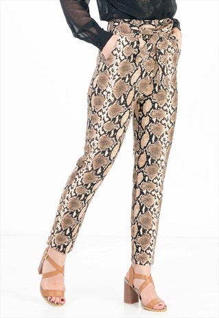 ANIMAL PRINTED AND HIGH WAISTED CARROT PANTS WITH BELT