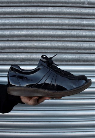 VINTAGE DR MARTENS BLACK PATENT LEATHER 10320 LACE UP SHOES