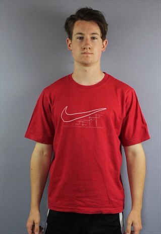 VINTAGE NIKE T SHIRT IN RED WITH PRINTED SWOOSH LOGO. SIZE S