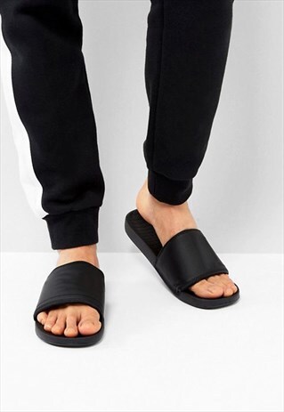 54 FLORAL STAPLE HOLIDAY SLIDERS - BLACK