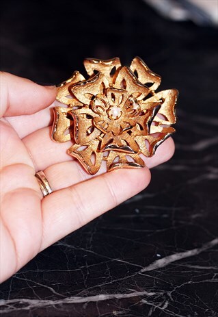 VINTAGE FLOWER PEARL BROOCH