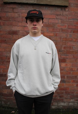 CREAM REEBOK V NECK SWEATSHIRT