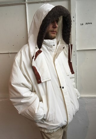 VINTAGE 90' AMAZING COOL WHITE PUFF JACKET WITH FURRY HOOD
