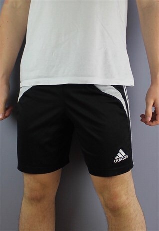 VINTAGE ADIDAS SHORTS IN BLACK WITH EMBROIDERED LOGO AND DRA