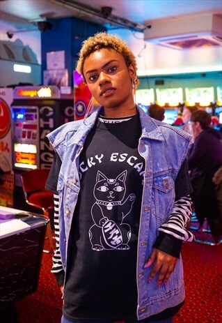 LUCKY ESCAPE T-SHIRT IN BLACK