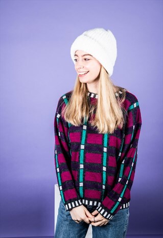 VINTAGE HAT IN WHITE