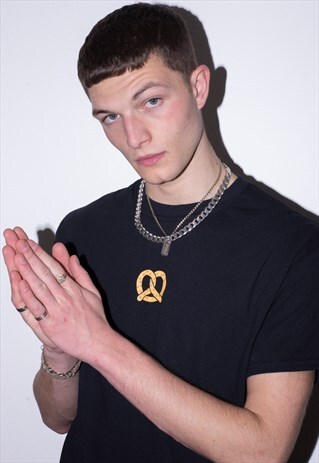 PRETZEL BLACK TEE