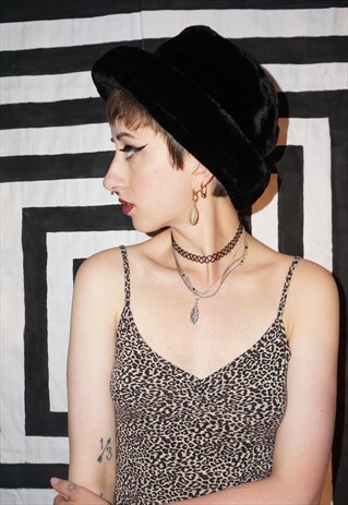 VINTAGE 90'S FLUFFY FAUX FUR BUCKET HAT