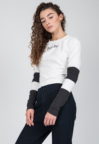 LONG SLEEVED TEXTURED T-SHIRT IN WHITE
