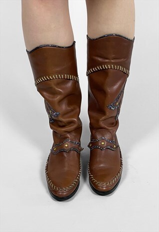 80'S LADIES VINTAGE BROWN EMBELLISED FLAT BOOTS SIZE 37