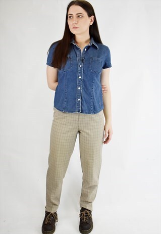 VINTAGE TOMMY HILFIGER SHORT SLEEVED BUTTON UP DENIM BLOUSE