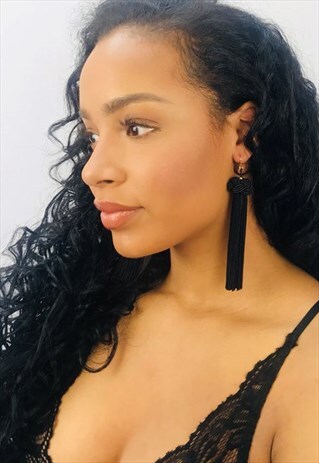 THE TASSEL DROP HOOK EARRINGS