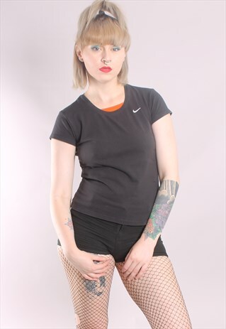 VINTAGE NIKE T-SHIRT