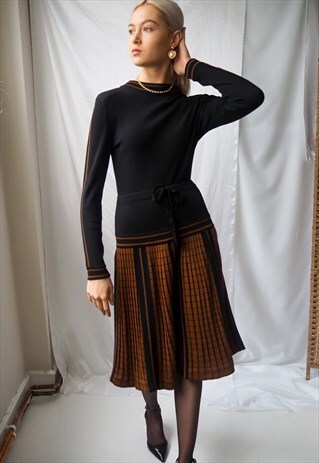 VINTAGE KNIT PLEATED MIDI DRESS