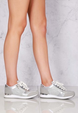 GLITTER ZIP DETAIL TRAINER IN SILVER