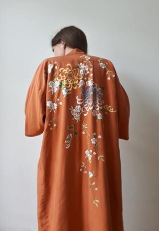 EMBROIDERED SILK KIMONO