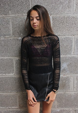 BLACK CROCHET TOP