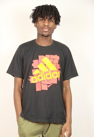 VINTAGE ADIDAS TSHIRT