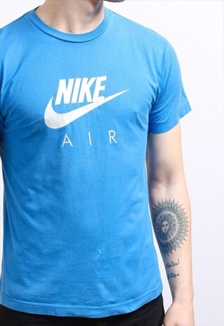 VINTAGE NIKE T-SHIRT