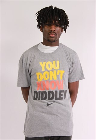 VINTAGE NIKE TSHIRT