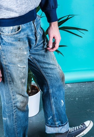 VINTAGE LEVI'S 501 JEANS IN BLUE DENIM WITH PAINT MARKS