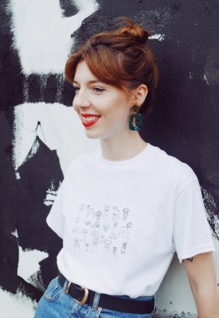 T-SHIRT IN WHITE WITH DOODLE DOG EMBROIDERY