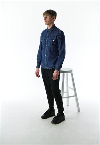 LEVIS MEDIUM BLUE SHIRT / BUTTON UP DENIM SHIRT